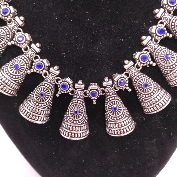 Faux Oxidized silver tone bohemian style necklace - Picture 3 of 12